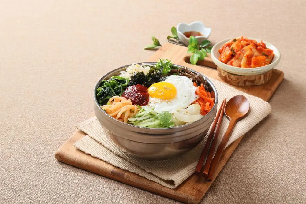 Bibimbap Seoul dan Rahasia Kombinasi Nasi, Sayur, dan Saus Gochujang