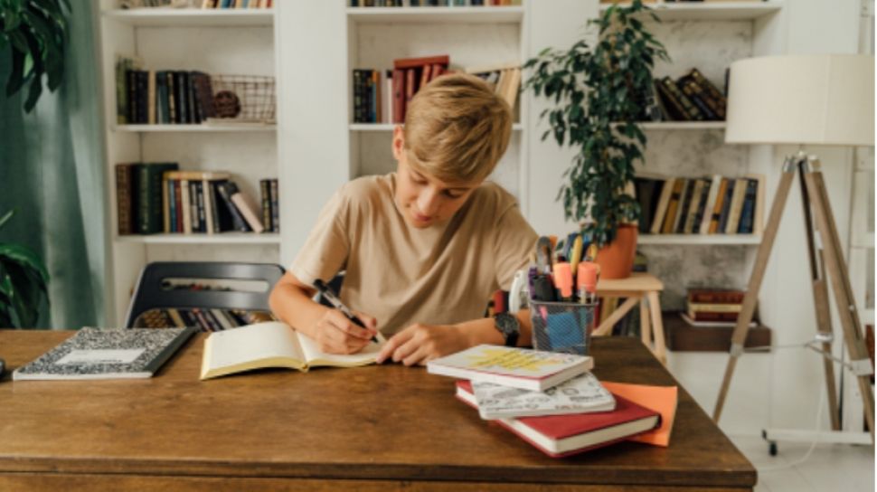 Tips Memotivasi Anak untuk Gemar Membaca dan Belajar Mandiri